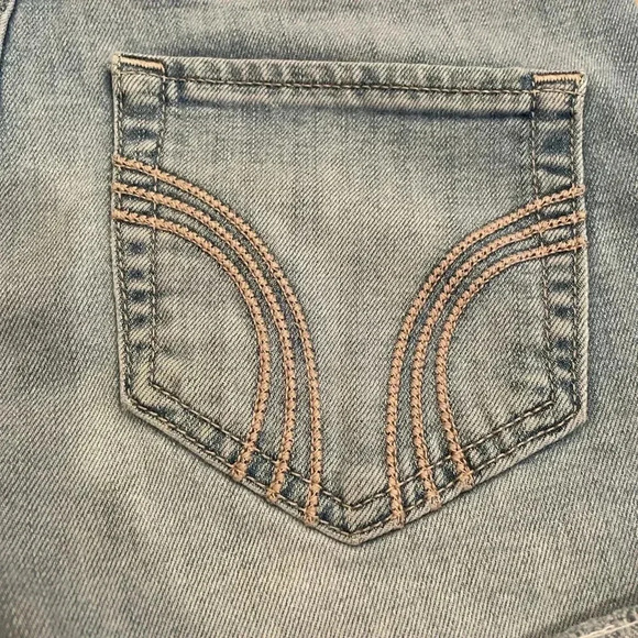 Hollister Size 3 W 26 High Rise Faded Short-Short tan embroidered back pockets - Picture 2 of 7